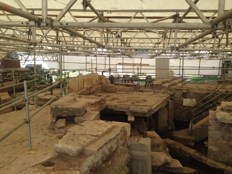 Ponteggi TSA per restauro del Lapis Niger