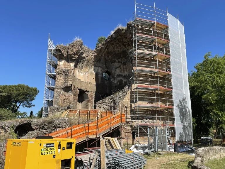 Ponteggi per restauro e messa in sicurezza del Mausoleo dei Gordiani