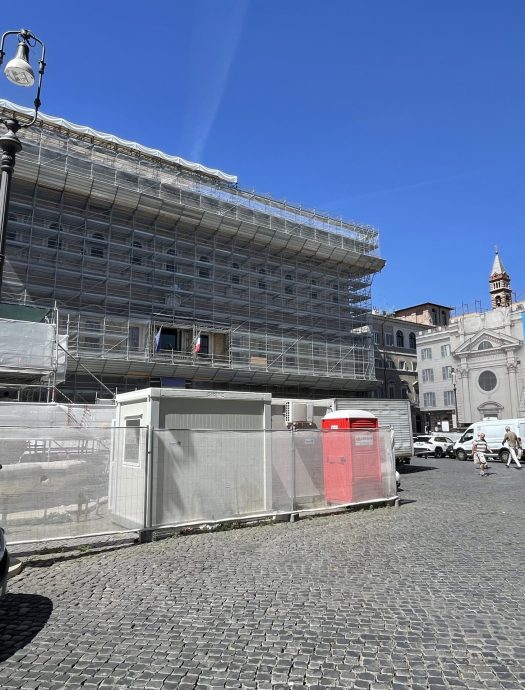 Ponteggi Professionali di TSA Ponteggi per il Palazzo Farnese Ambasciata di Francia